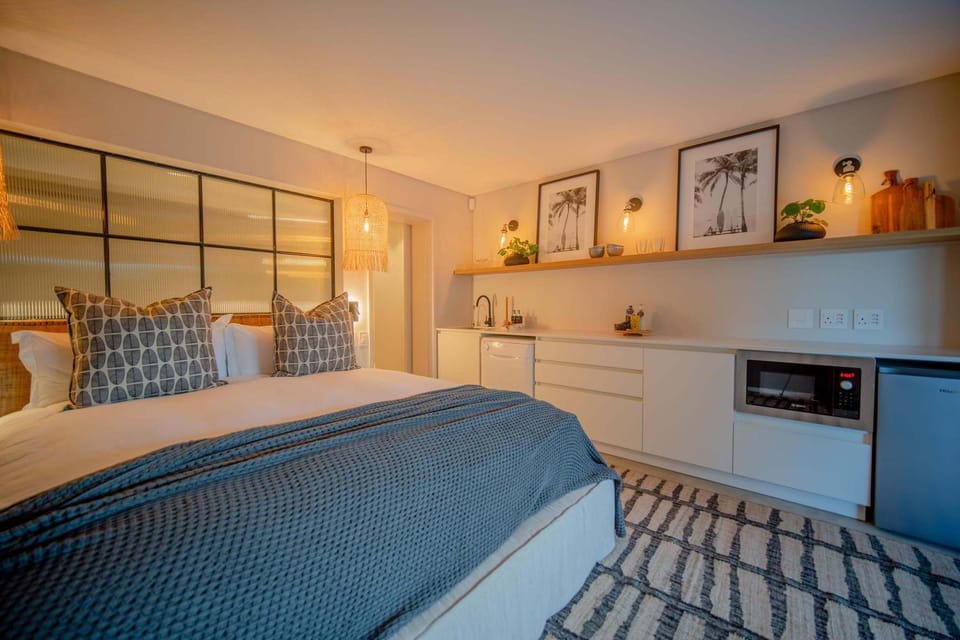Bed, Kitchen or kitchenette, Photo of the whole room, Bedroom