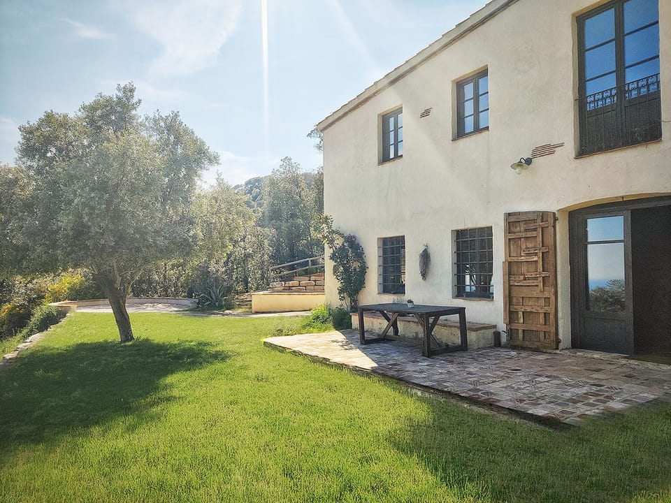 Property building, Patio, Garden