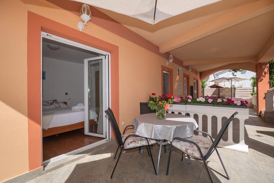 View (from property/room), Balcony/Terrace