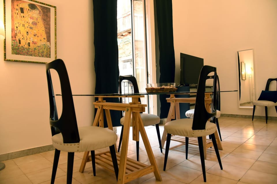 Seating area, Bedroom
