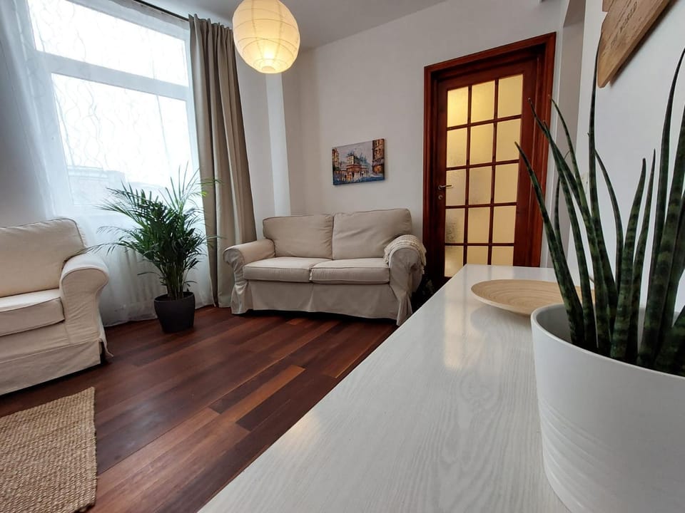 Sweet Dreams Suites Cismigiu Gardens Apartment in Bucharest