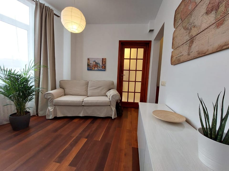 Sweet Dreams Suites Cismigiu Gardens Apartment in Bucharest