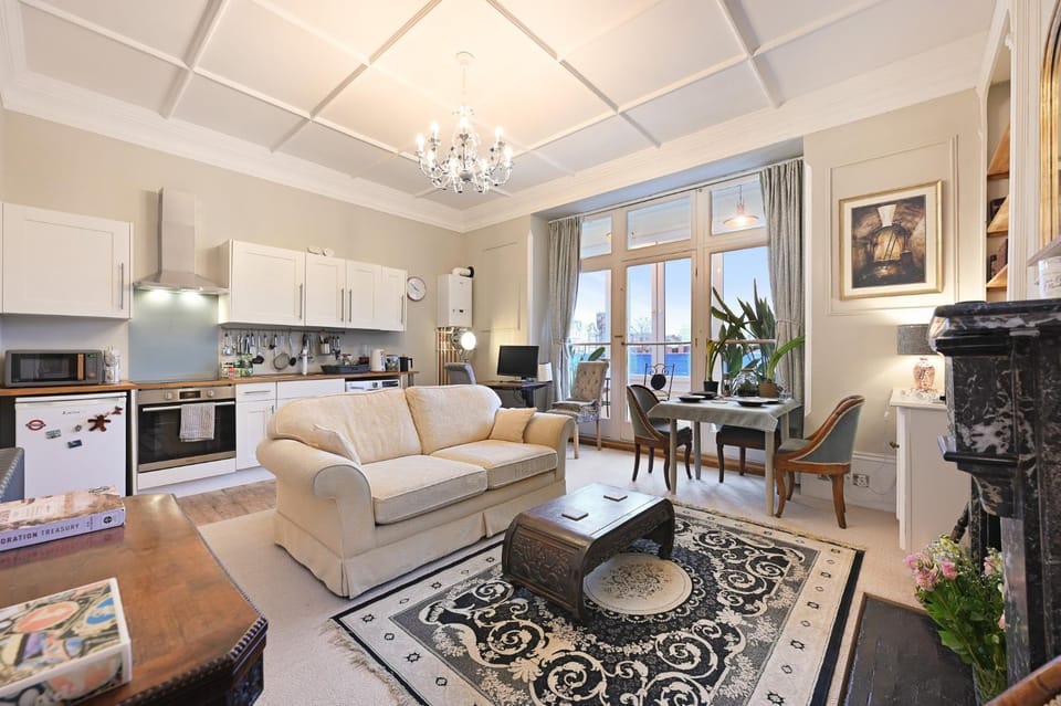 Living room, Dining area, kitchen