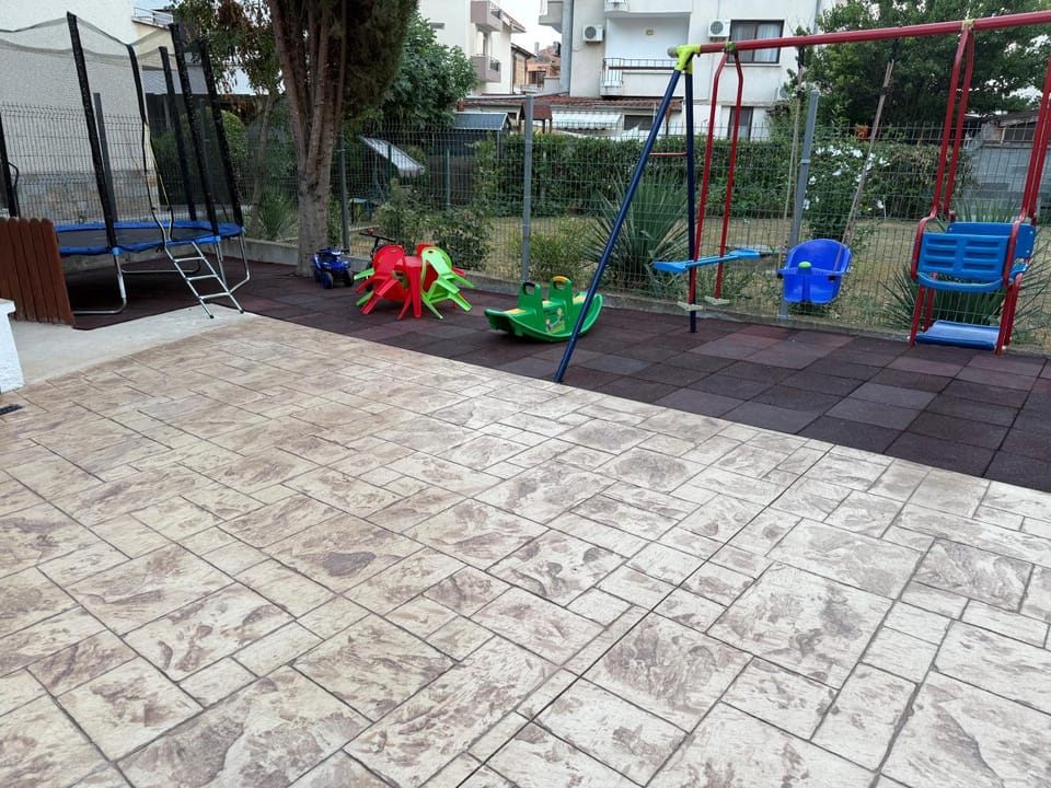 Day, Children play ground
