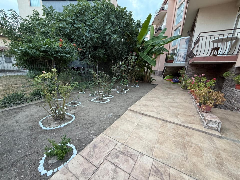 Garden, Garden view