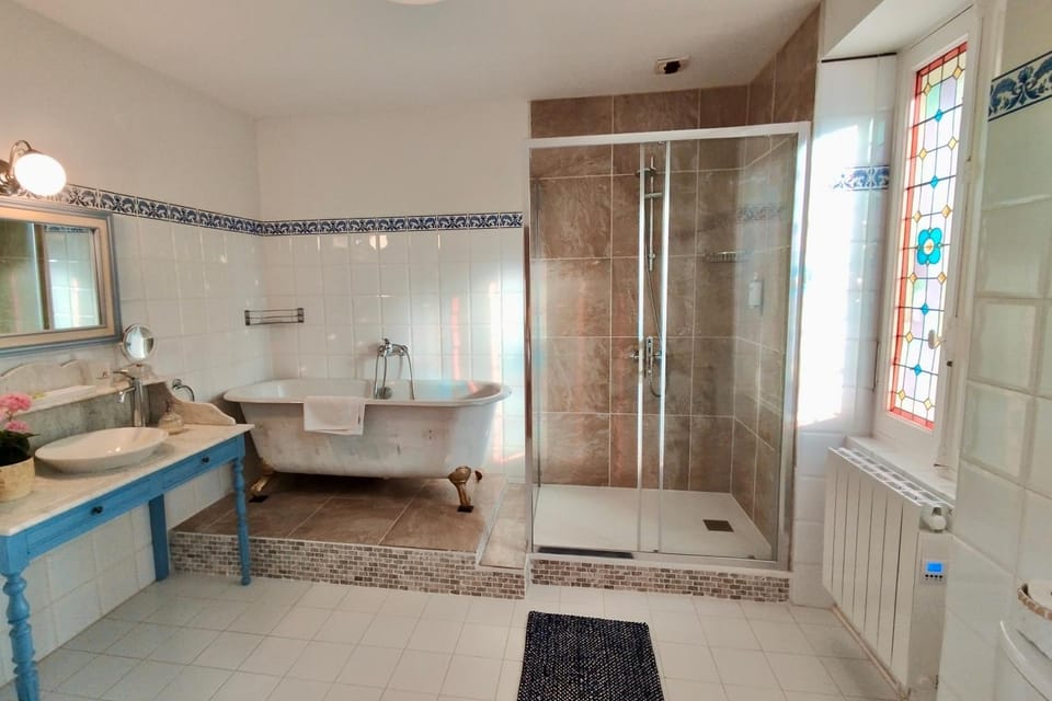 Shower, Bathroom, Bath, towels