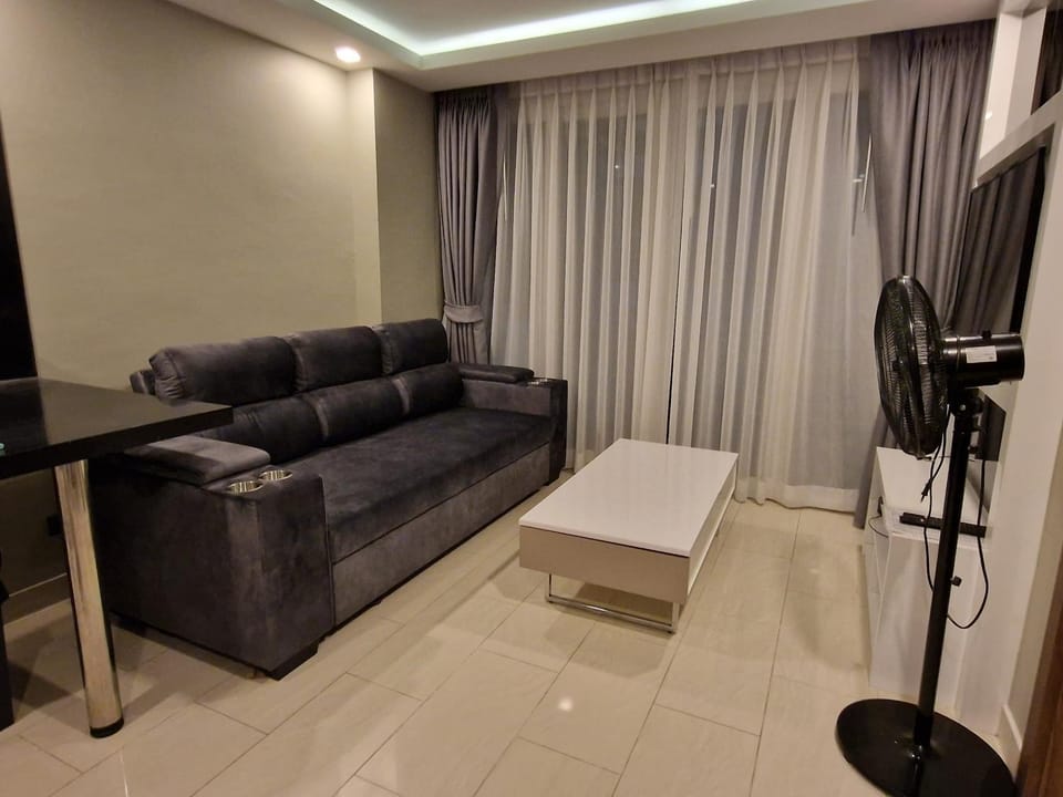 Grand Avenue 1 Bedroom Condo Apartment in Pattaya City
