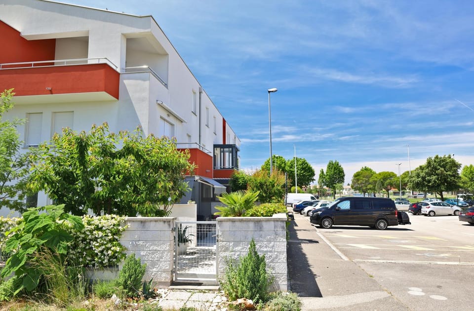 Property building, Day, Parking