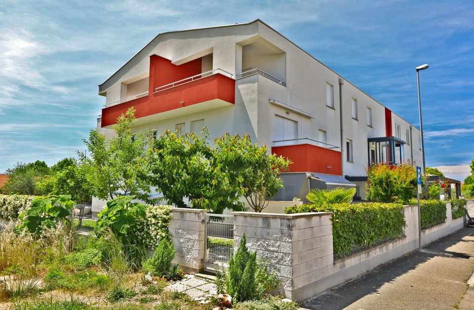 Property building, Day