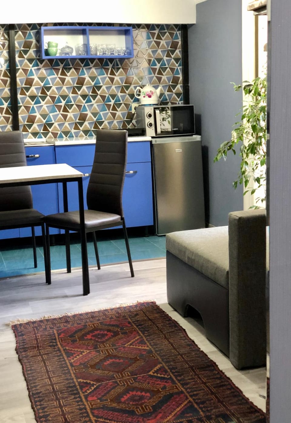 Seating area, Dining area