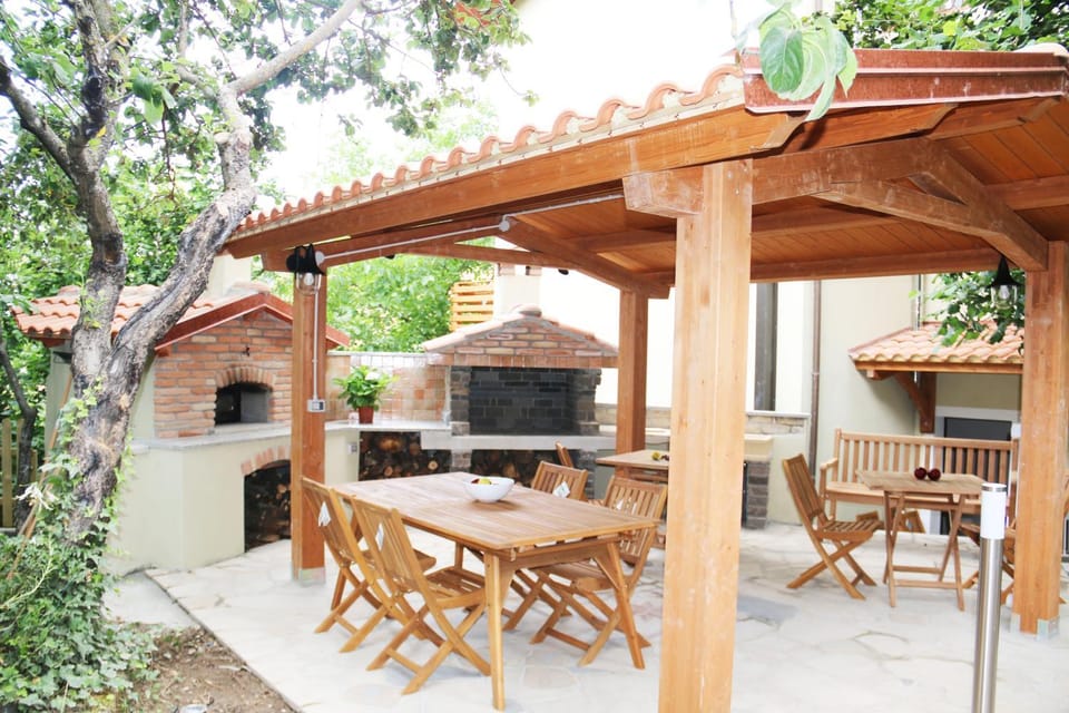 Property building, Patio, BBQ facilities