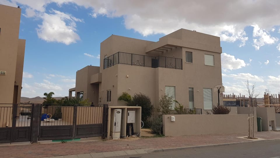 בית בלב מדבר little house in the desert Apartment in South District