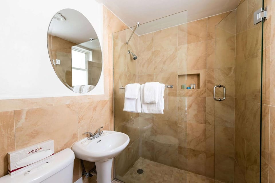 Bathroom, TV and multimedia