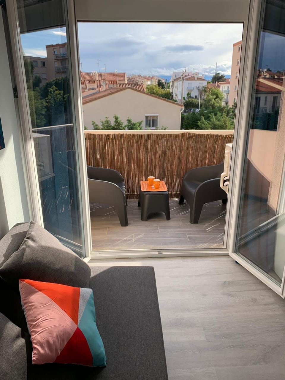 Balcony/Terrace, City view, Mountain view