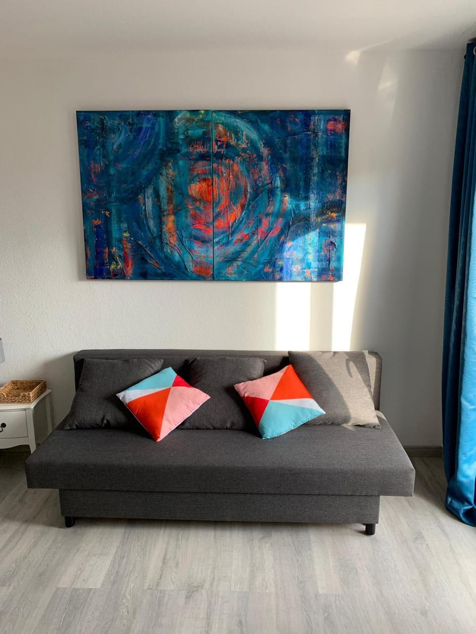Bed, Living room