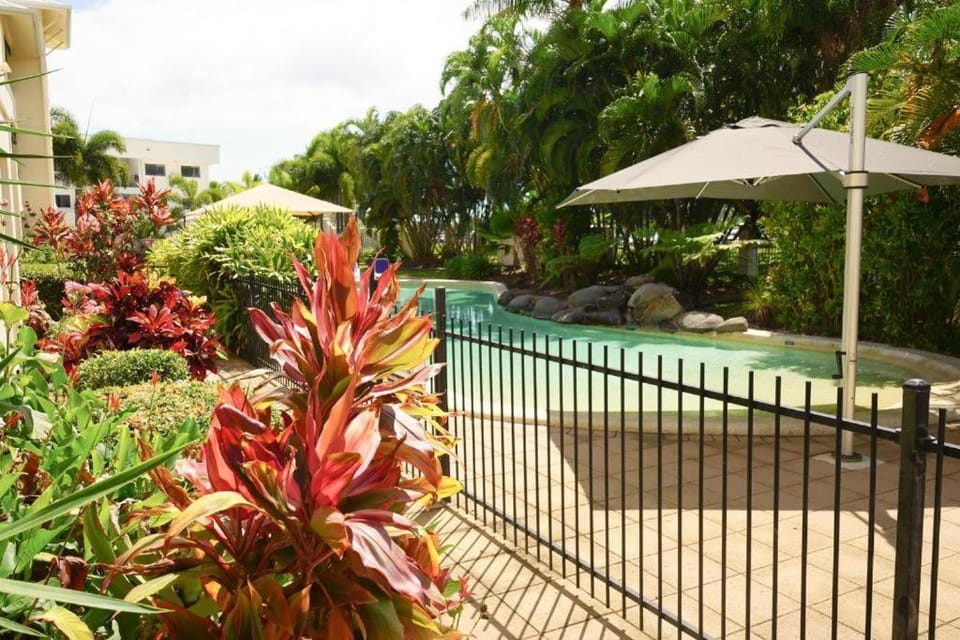 Garden, Garden view, Pool view, Swimming pool