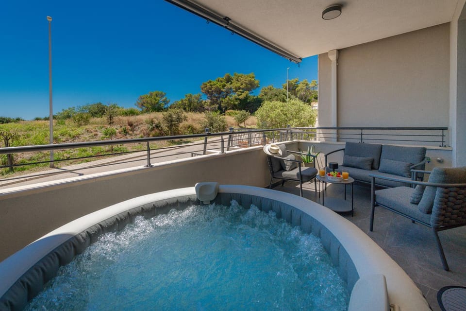 Hot Tub, Balcony/Terrace, Spa and wellness centre/facilities