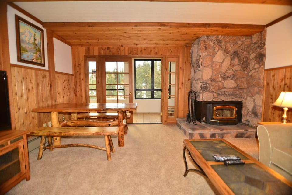 1849 #308 Apartment in Mammoth Lakes