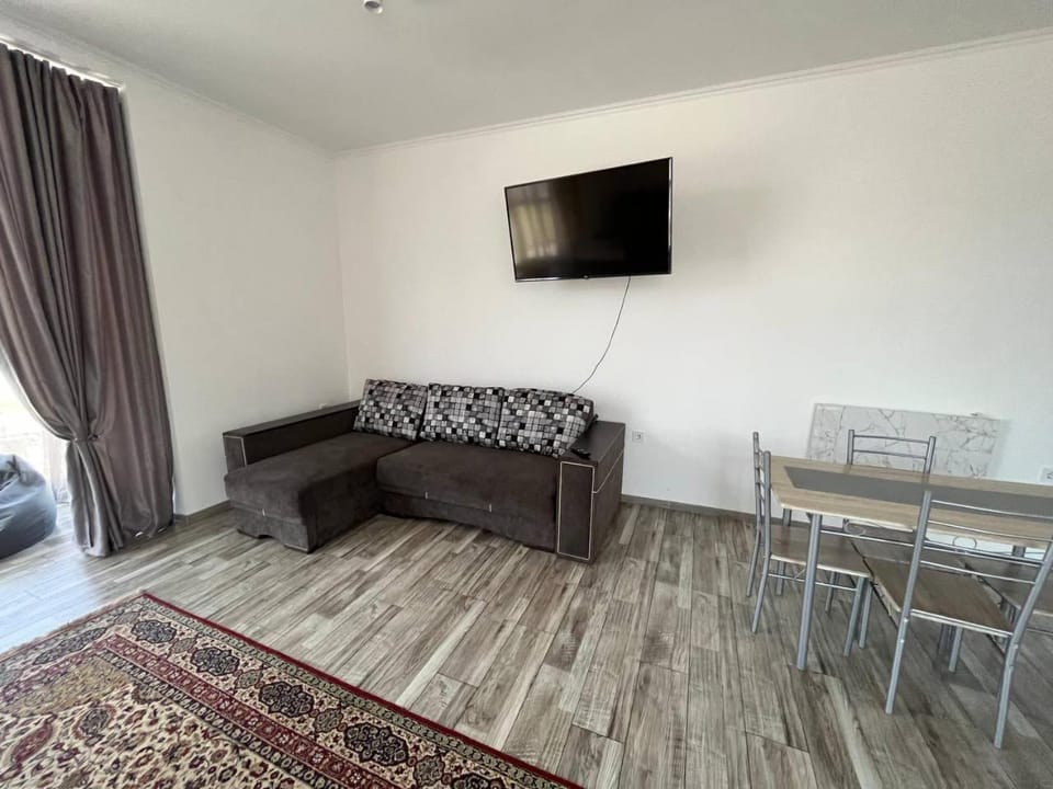 Communal lounge/ TV room, TV and multimedia, Living room, Seating area