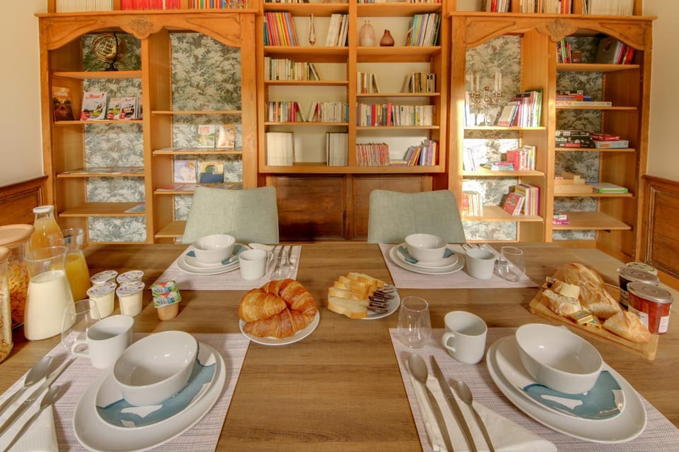 Library, Dining area, Breakfast, Continental breakfast