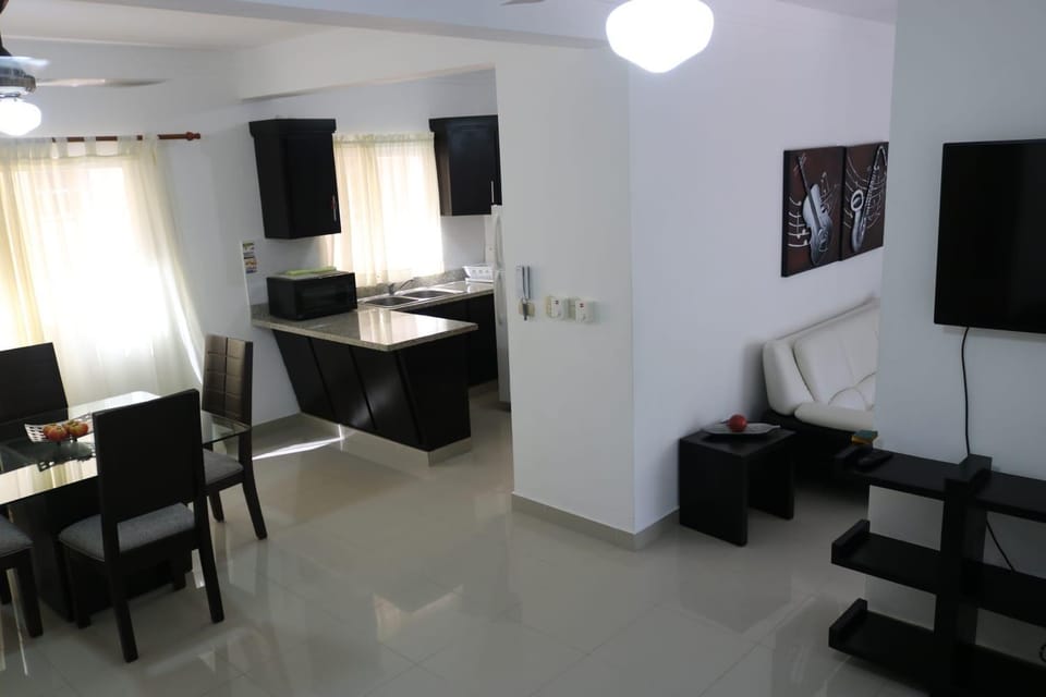Dining area, minibar