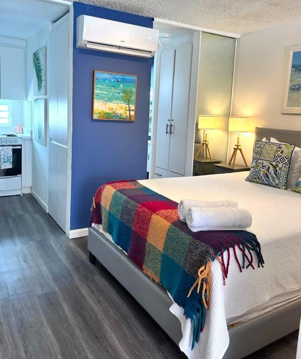 Beachfront Condo Pool Beach Access B17 Apartment in San Juan