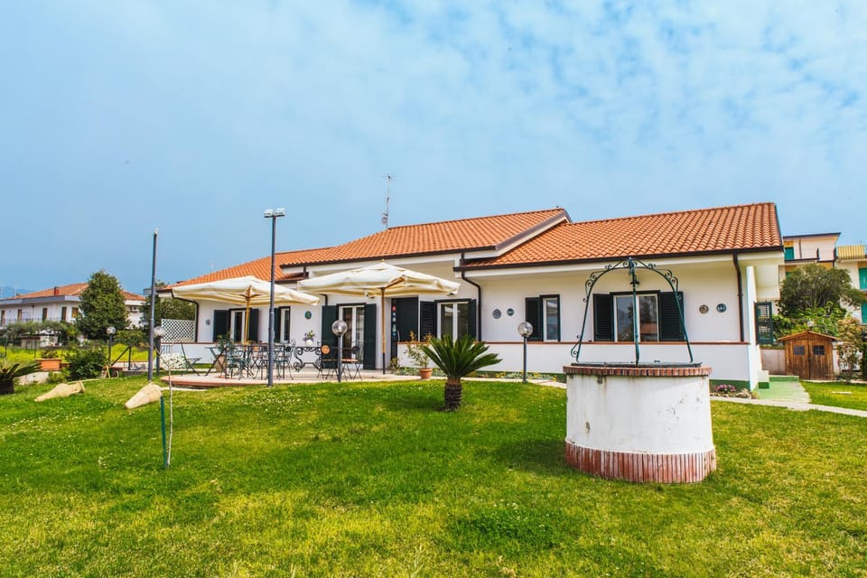 Facade/entrance, Garden, Lobby or reception