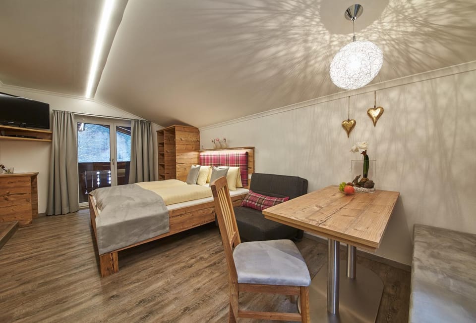 Living room, Photo of the whole room, Bedroom