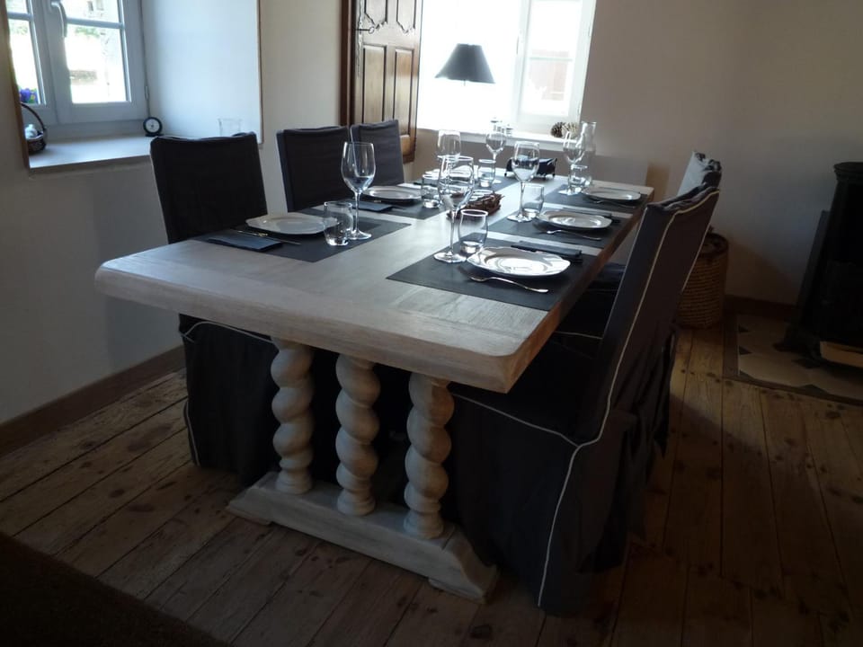 Coffee/tea facilities, Dining area