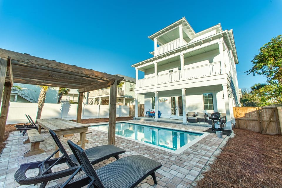 Fins Up House in Destin