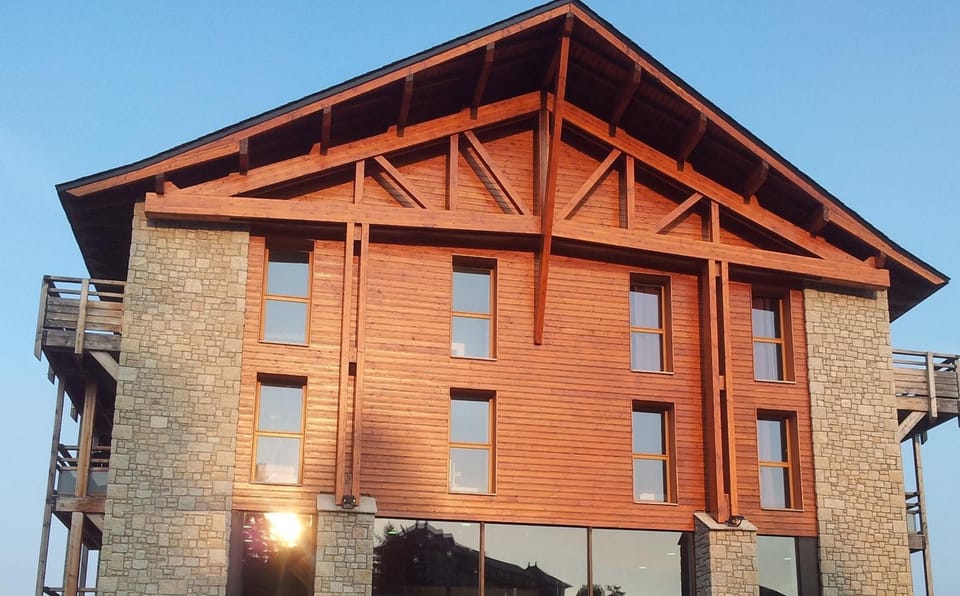 Property building, Facade/entrance, Summer