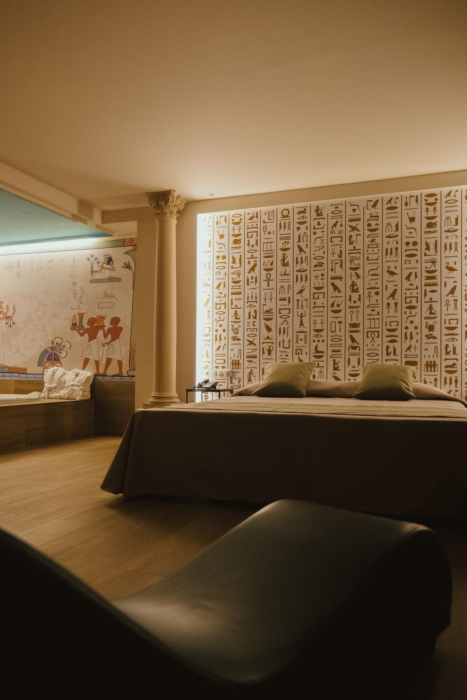 Bed, Photo of the whole room, Bedroom