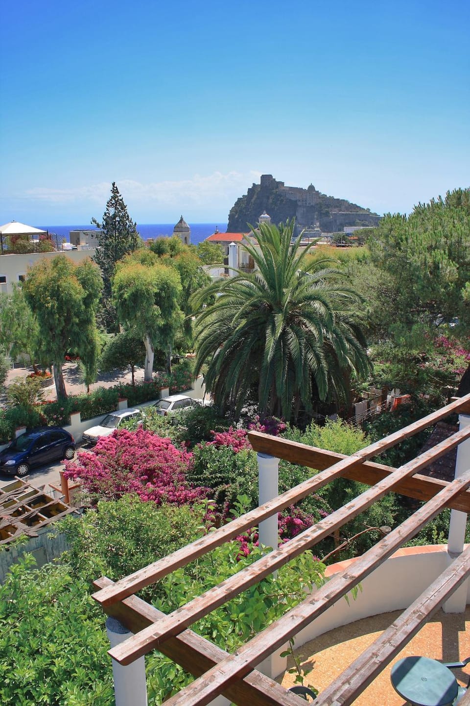 Nearby landmark, Decorative detail, Landmark view, Sea view