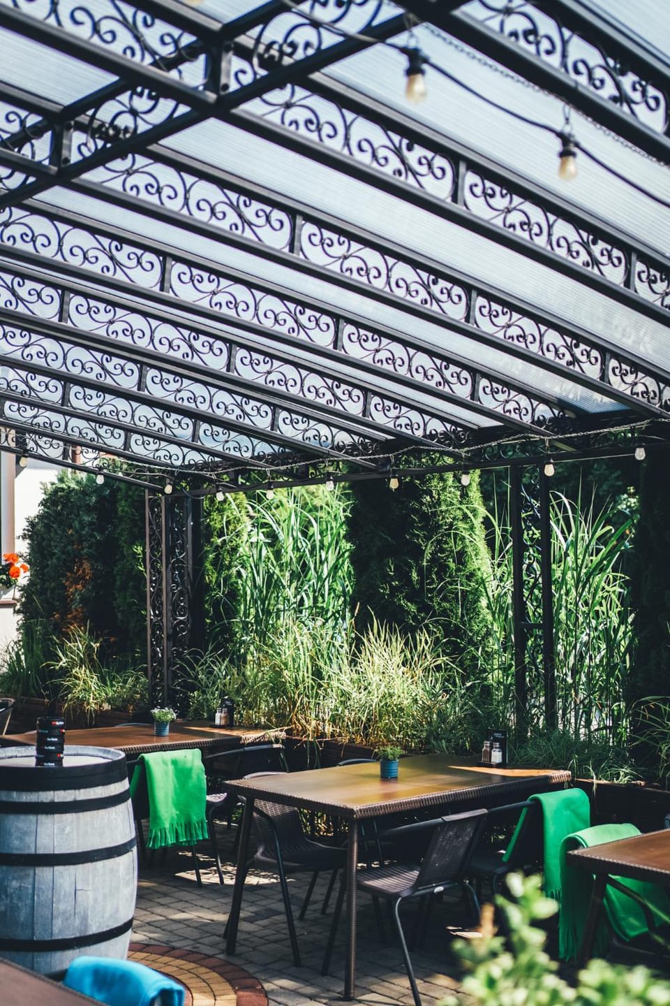 Restaurant/places to eat, Garden, Garden view