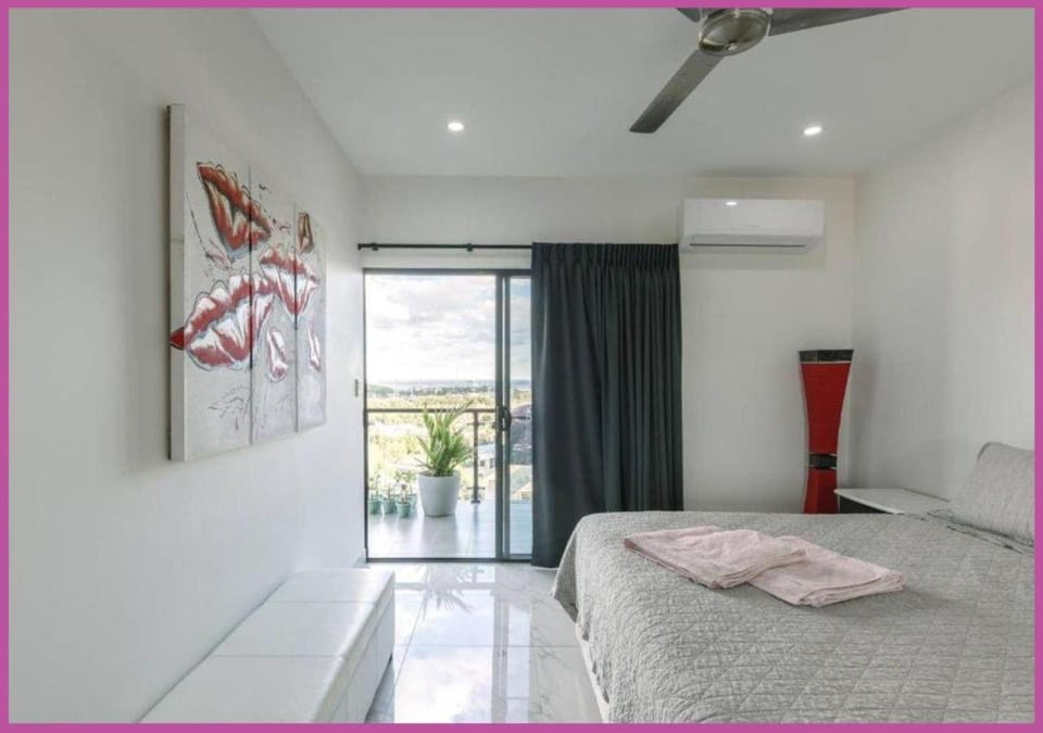Bed, Photo of the whole room, Bedroom, towels, air conditioner