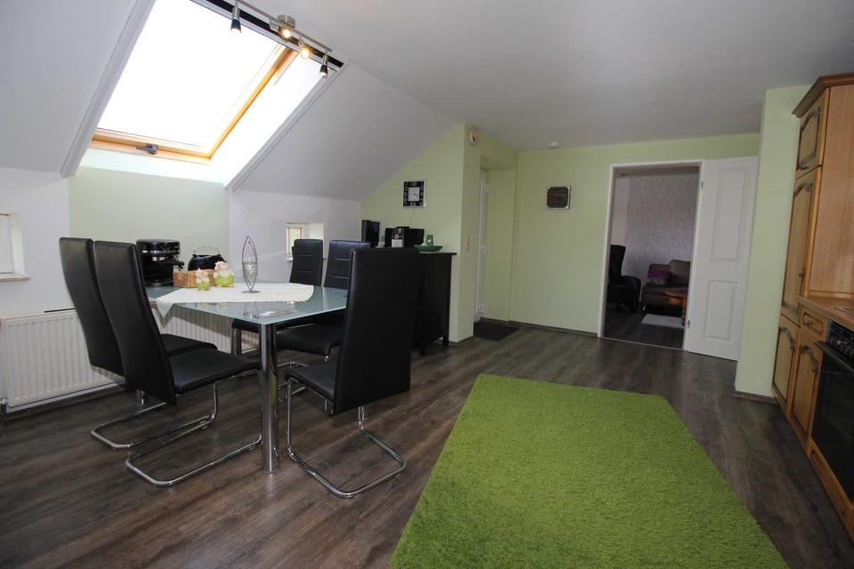 Seating area, Dining area