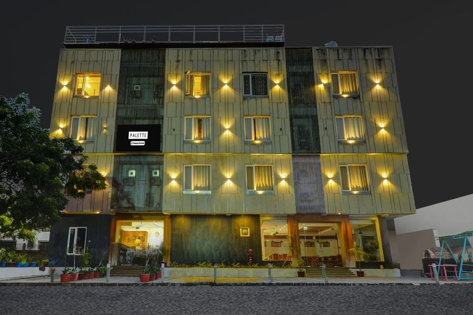 Facade/entrance