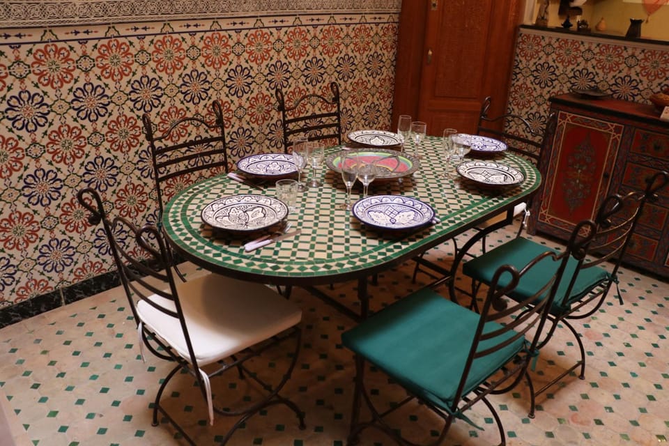 Restaurant/places to eat, Dining area