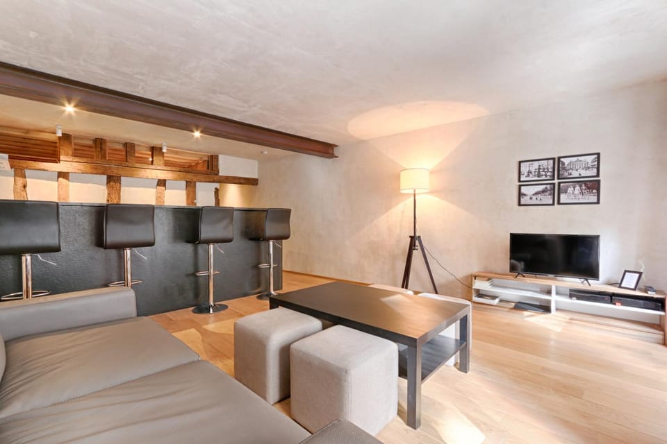 Luxurious & Design Flat 2BR/8P- Boulevard Saint Germain Apartment in Paris