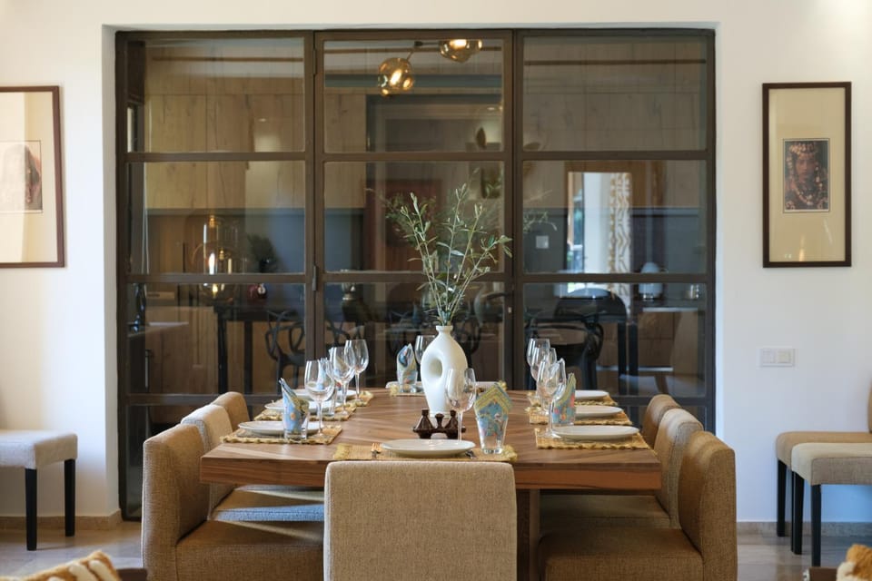 Restaurant/places to eat, Banquet/Function facilities