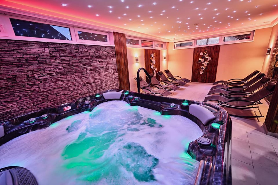 Hot Tub, Spa and wellness centre/facilities
