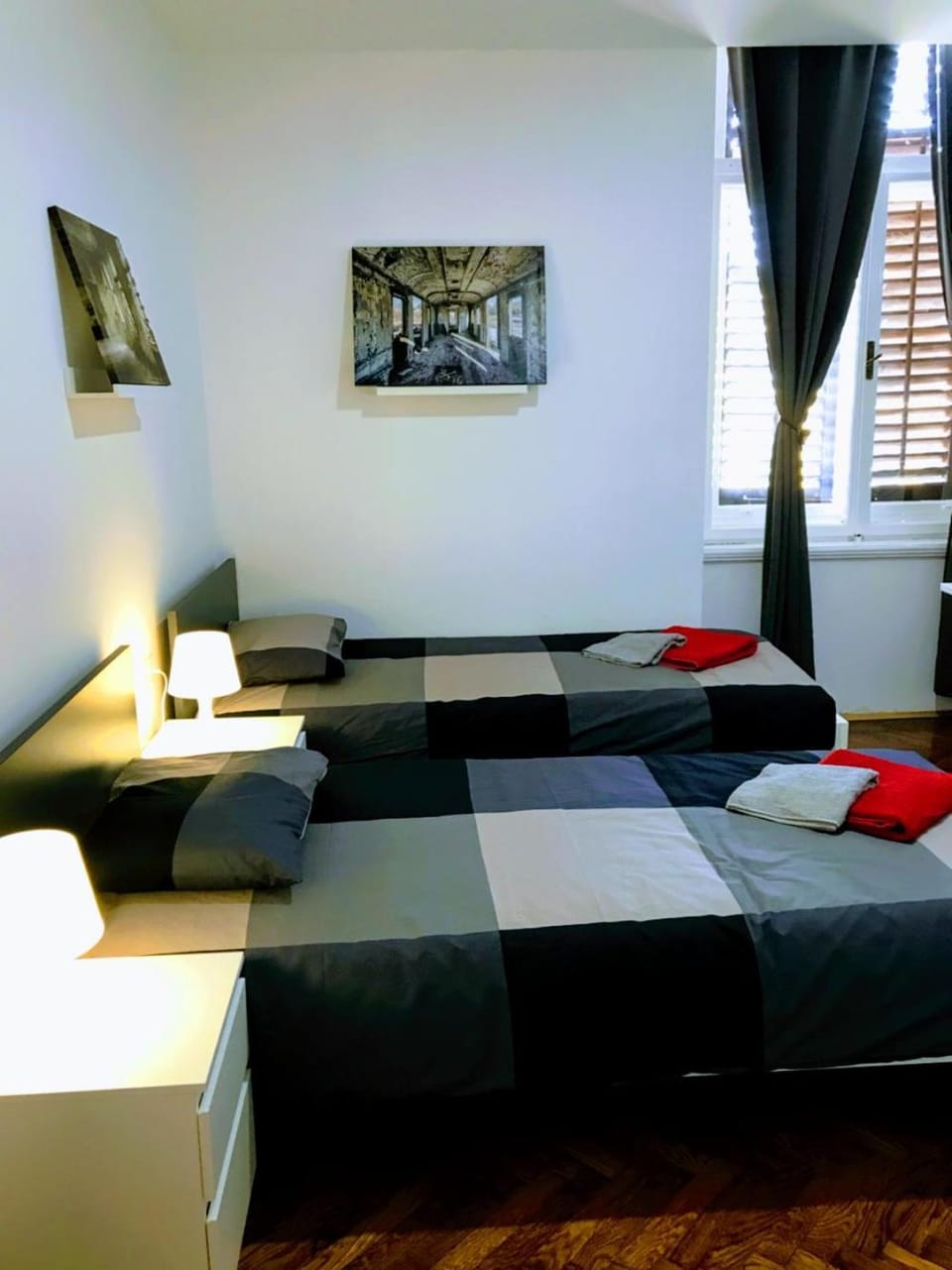 Bed, Photo of the whole room, Bedroom