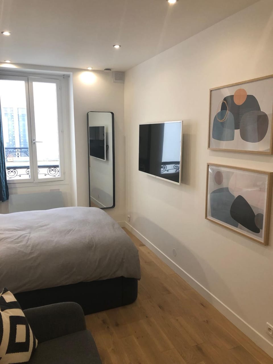 Photo of the whole room