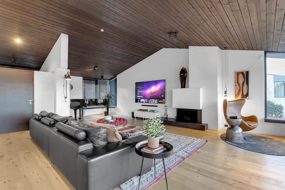 TV and multimedia, Living room, Seating area