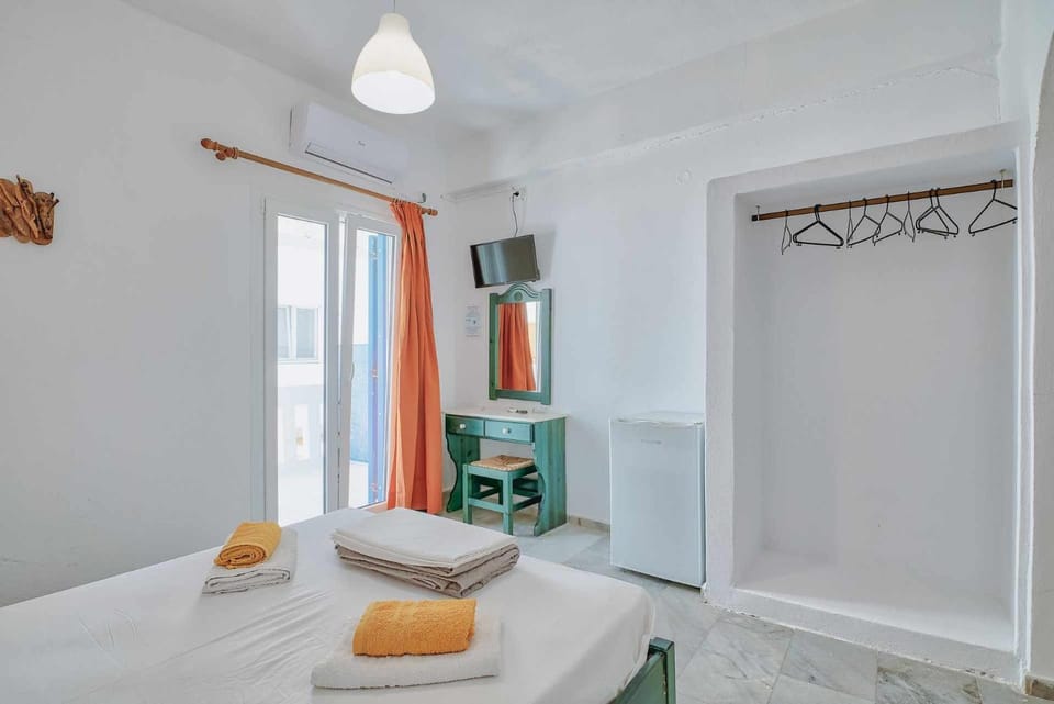 Hotel Antiparos Hotel in Decentralized Administration of the Aegean