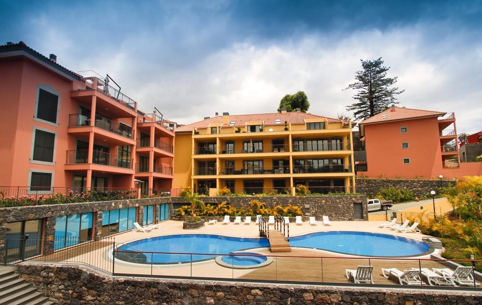 Property building, Facade/entrance, Swimming pool