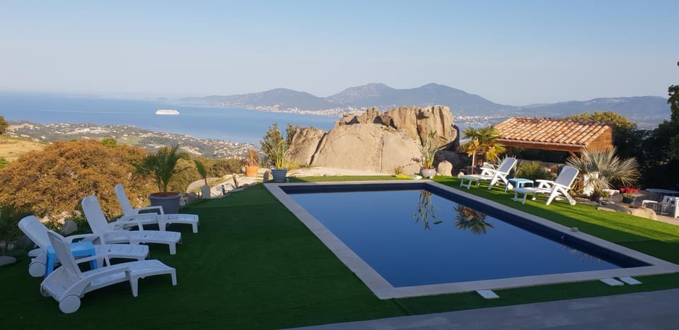 Natural landscape, Sea view, Swimming pool, sunbed
