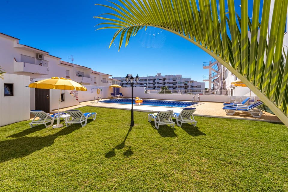 Property building, Natural landscape, Garden, Garden view, Pool view, Swimming pool, sunbed
