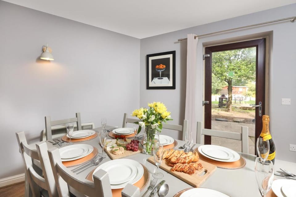 Hopton Cottage - Darwin Lake Holiday Village House in North East Derbyshire District