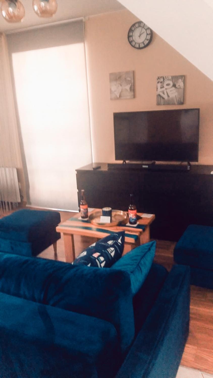 TV and multimedia, Living room, Photo of the whole room, Seating area
